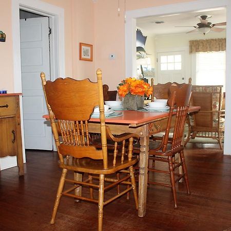 Coronado Palms Coastal Cottage Галвестън Екстериор снимка