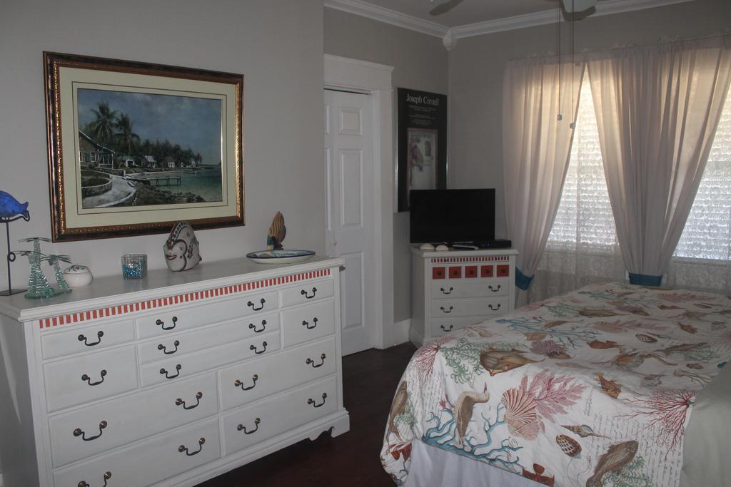 Coronado Palms Coastal Cottage Галвестън Екстериор снимка