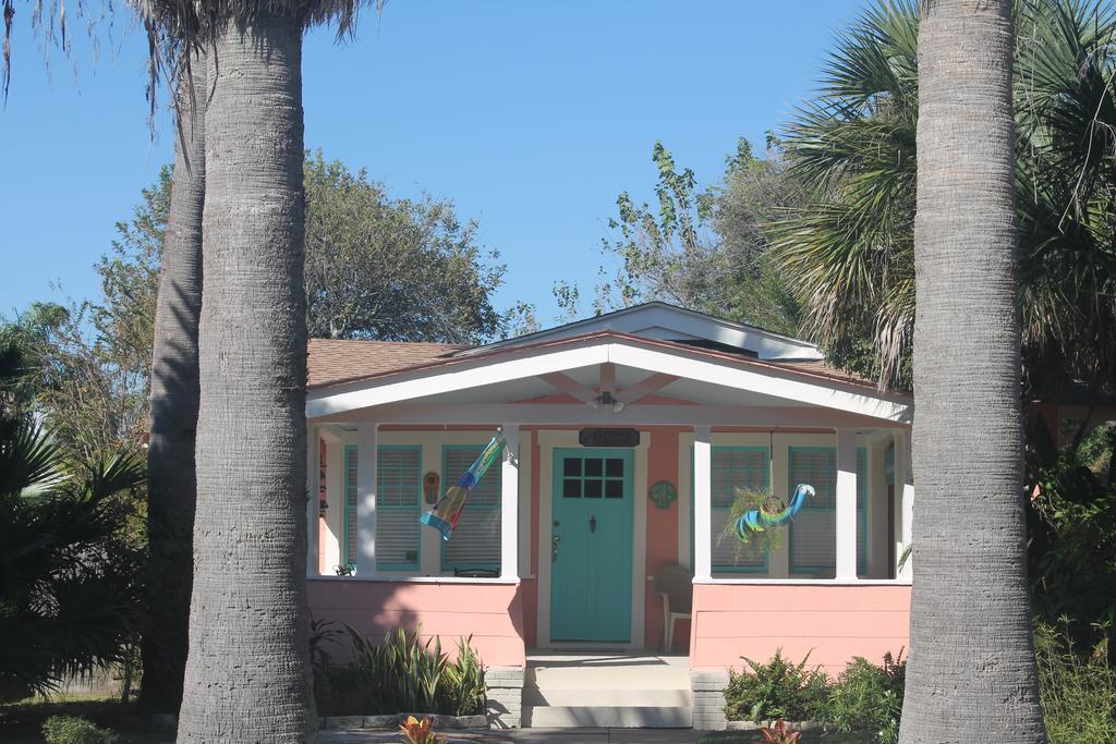 Coronado Palms Coastal Cottage Галвестън Екстериор снимка