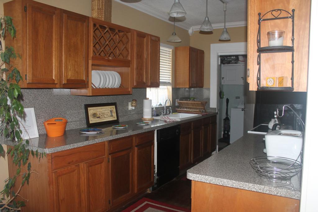 Coronado Palms Coastal Cottage Галвестън Екстериор снимка